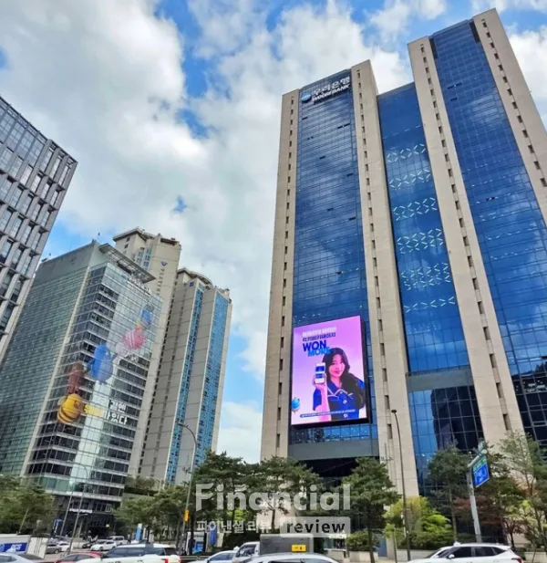 우리금융지주 vs 블록(스퀘어) 비교 — 금융 투자 선택