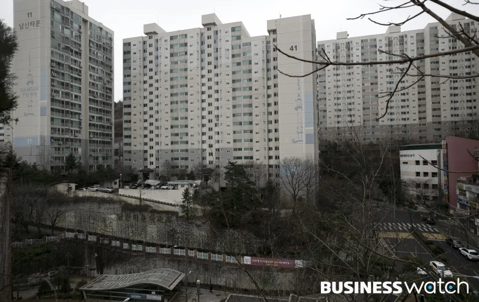 남산타운 실거래가 분석 — 서울 중구 시세·평당가·거래 동향 (2026)