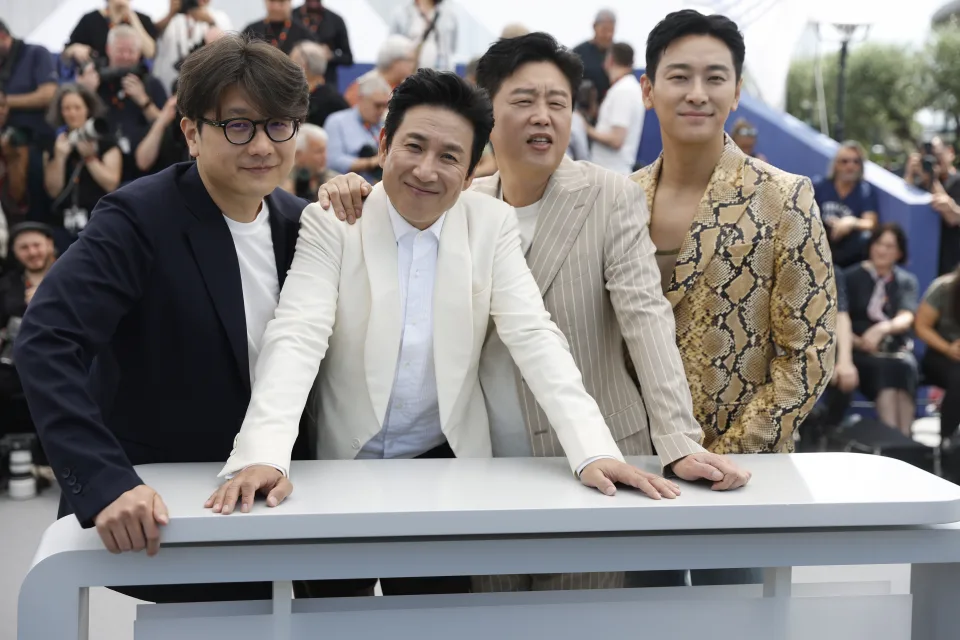 CJ ENM 리스크 분석 — 2026 투자 포인트