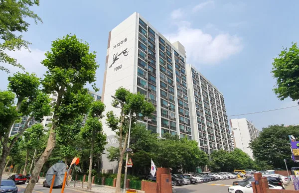 까치마을 실거래가 분석 — 서울 강남구 시세·평당가·거래 동향 (2026)