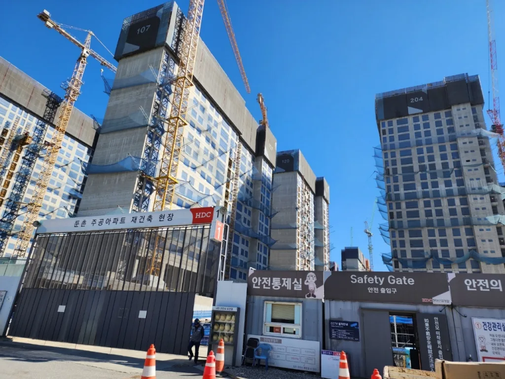 욱현하이브Ⅲ 실거래가 분석 — 서울 광진구 시세·평당가·거래 동향 (2026)