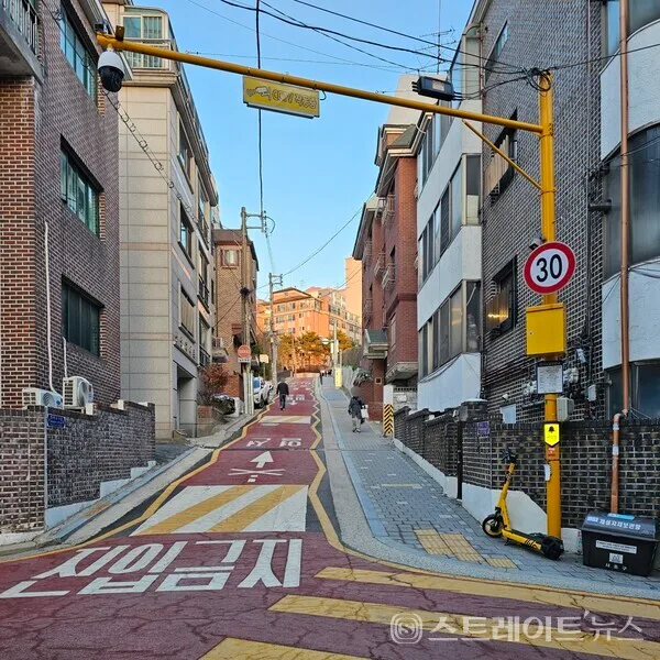 아크로 리츠카운티 서울 140세대 청약 분석 | 방배동 재건축 분양가상한제 적용