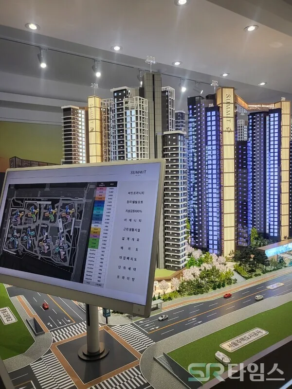 [르포] 삼성물산·대우건설 2파전…개포우성7차 홍보관 가보니